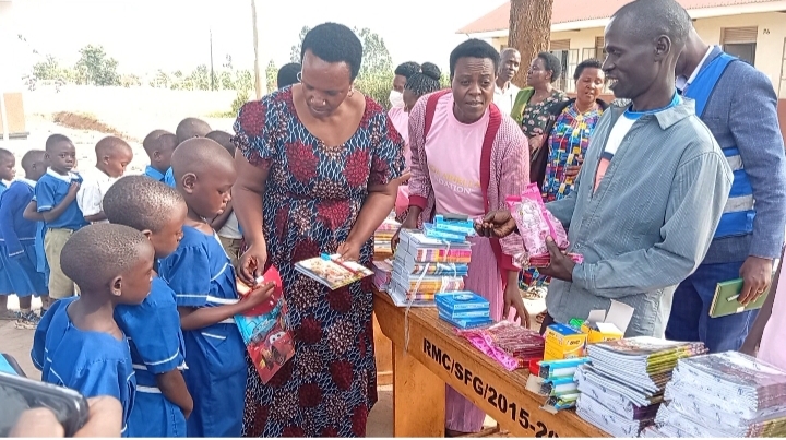  Ex-Rukungiri MP aspirant Turinamwe donates Shs20 million scholastic materials to two schools